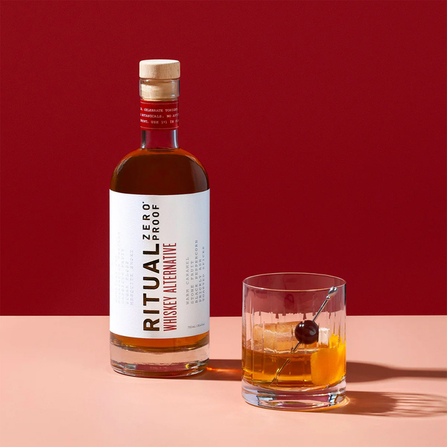 High Quality Flint Glass Bottles Empty 500ml 750ml Whiskey Vodka Gin Spirit Tequila Flat Shoulder Bottle Custom Cap Cork